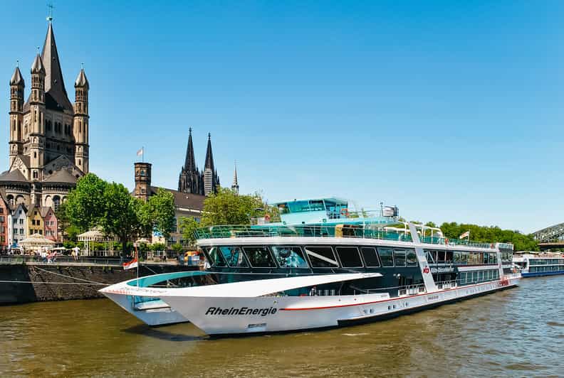 Cologne: Panoramic City Cruise - Old Town churches meet modern Cologne