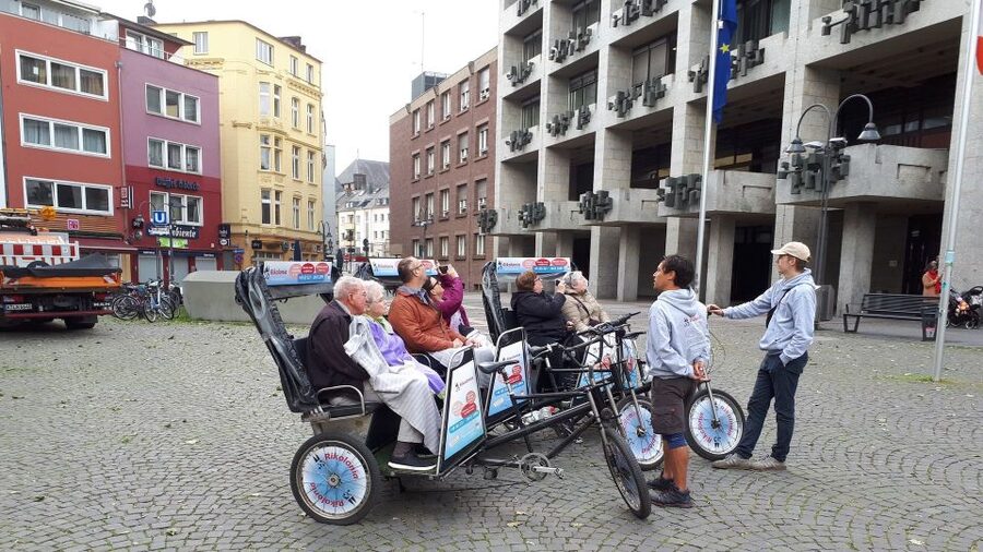 Cologne: Rickshaw Sightseeing Tour - Key points at a glance