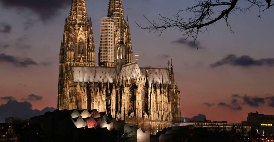 Cologne: Sagen- und Histörchentour in German - Saint Ursula and Cologne’s larger-than-life legends