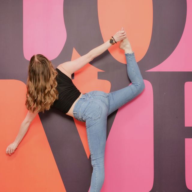 Cologne: Selfiewerke Selfie Foto Studio - Should you book this Cologne photo session?