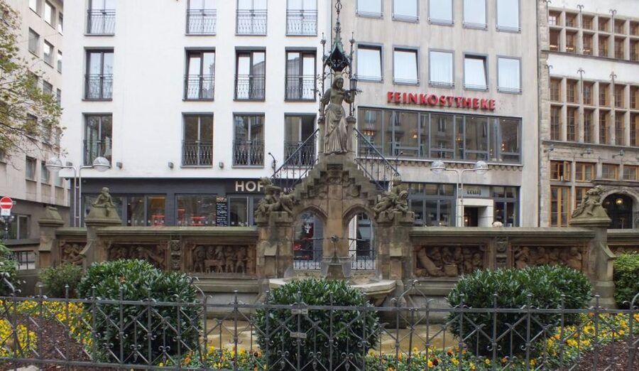 Cologne: The Night Watchman Old Town Walking Tour in German - Who will enjoy this Cologne night tour