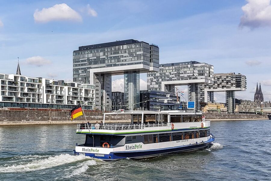 Cologne: Top Sights Rhine River Cruise - Skyline Tour - Indoor comfort, outdoor views, and onboard service