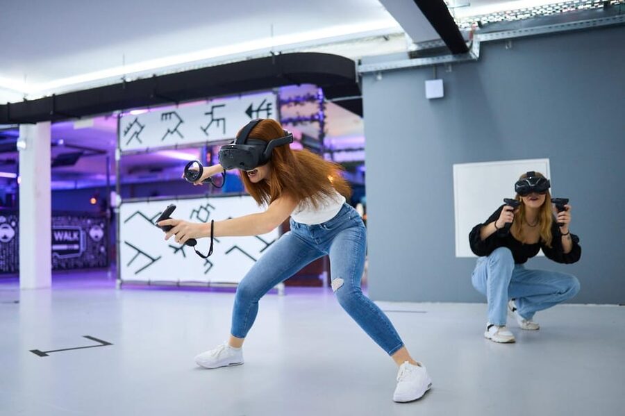 Cologne: Virtual escape game adventure at 7th Space - Virtual mini golf and lighter choices