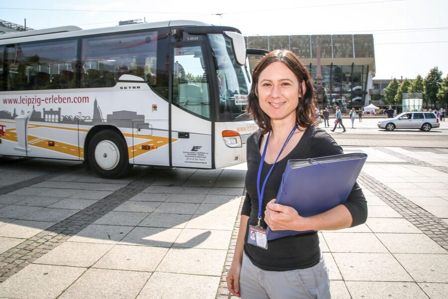 Combo Tour in Leipzig: Guided City Tour & City Sightseeing - Boarding the bus for Gohlis and Schiller House