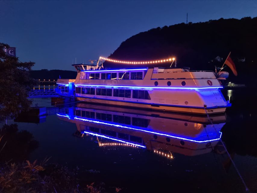 Cruise to the fireworks of Winninger vinefestival - Key points to know