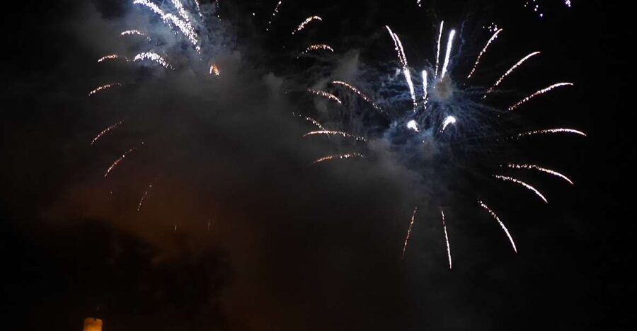 Cruise to the fireworks of Winninger vinefestival - Why this cruise works best from the water