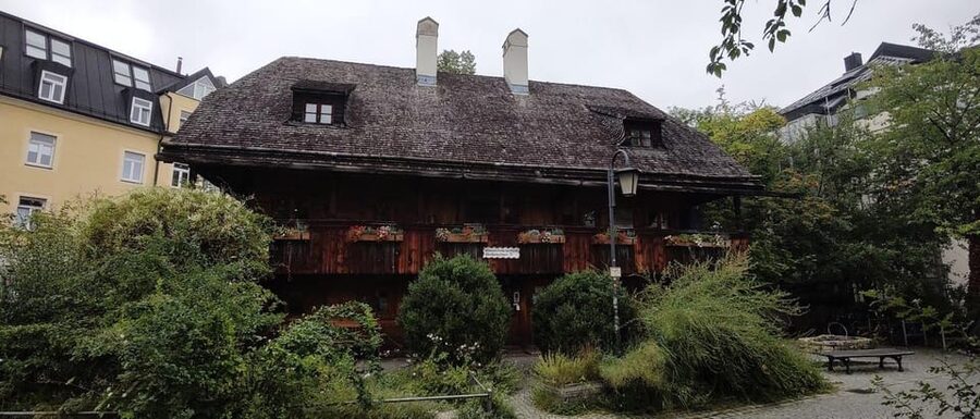 Culinary Haidhausen - The Food Tour - Weißenburger Platz and the first taste of Haidhausen