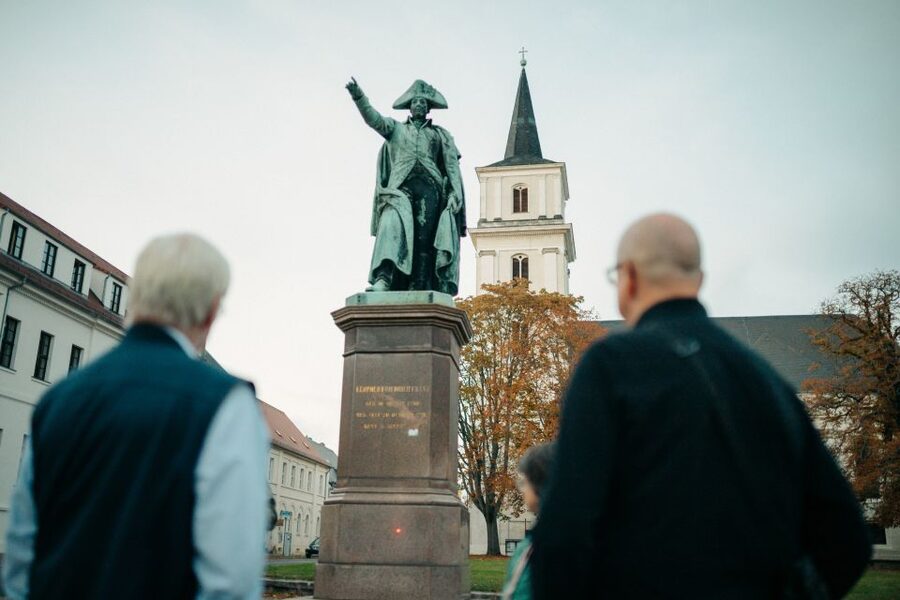 Dessau: Guided Walking Tour through History - From Prince Leopold III Friedrich Franz to an evolving city