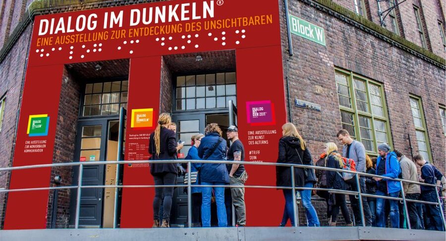 Dialog im Dunkeln (Dialogue in the Dark) - Who will get the most from this experience?