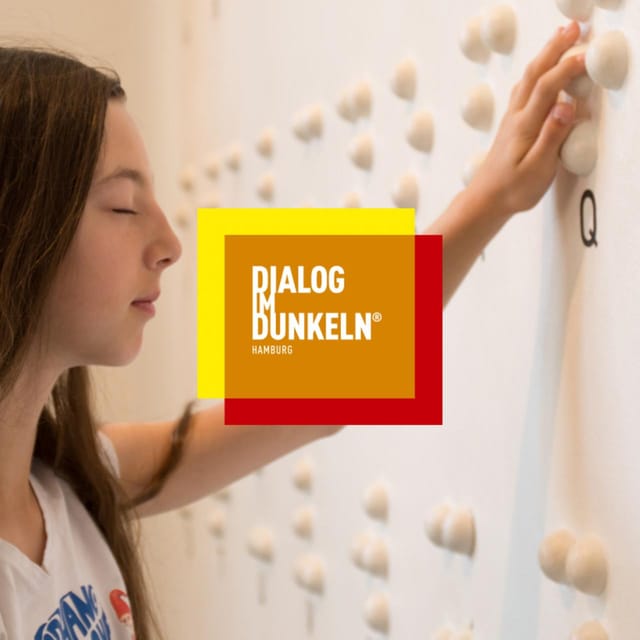 Dialogue in the dark (tour in German) - The dark bar and the questions you bring with you