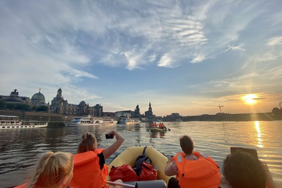Dresden: Bootstour mit dem Schlauchboot Loschwitz - Radebeul - What the private format really means