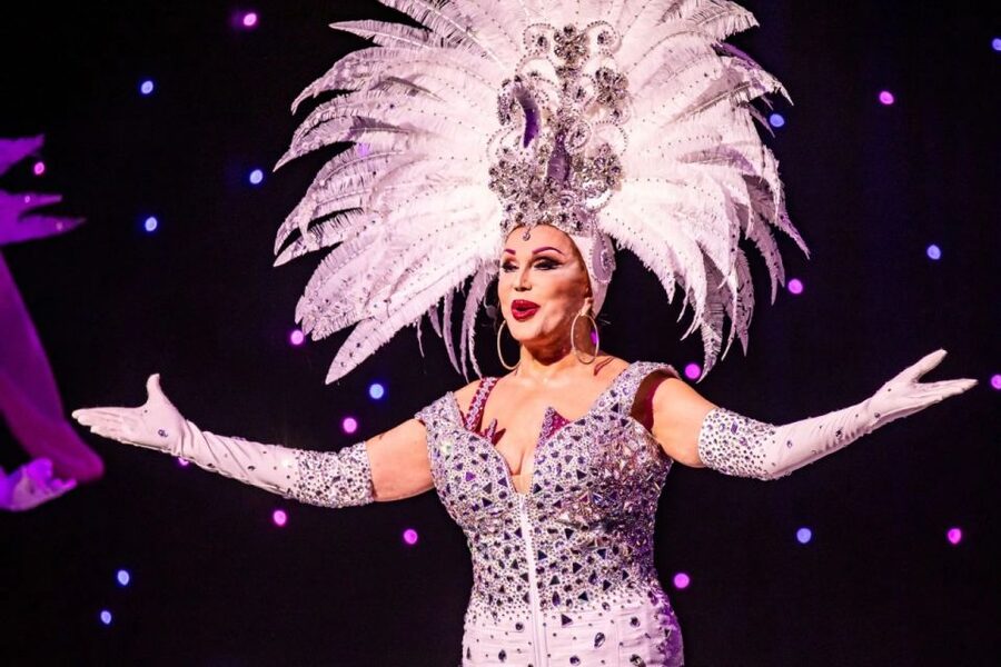 Dresden: Entrance Ticket for Travesty Revue Show - Practical timing and ticket advice
