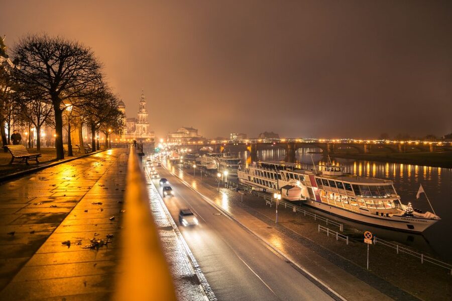 Dresden: Evening River Cruise with Dinner - Pillnitz Palace is the evening highlight