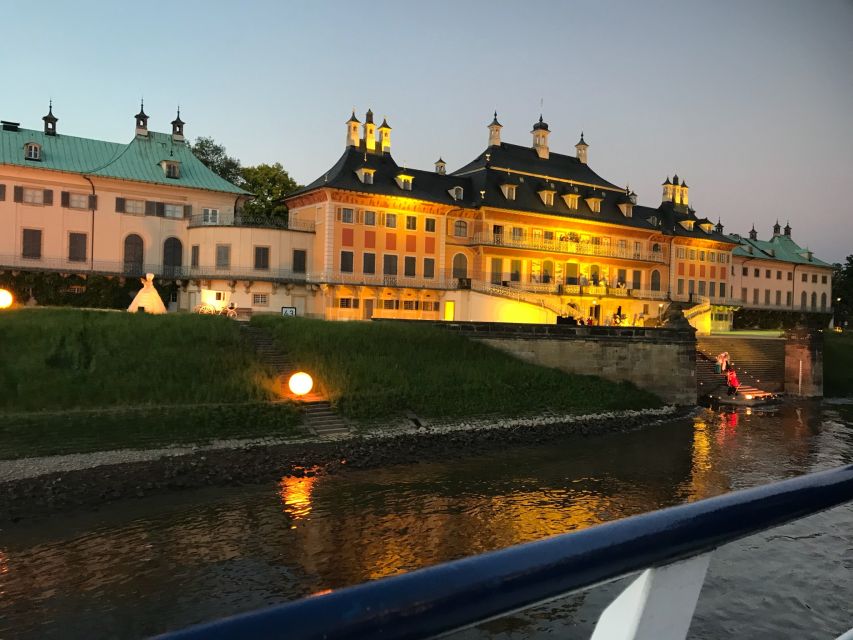 Dresden: Evening River Cruise with Dinner - Dinner is pleasant, filling, and not gourmet