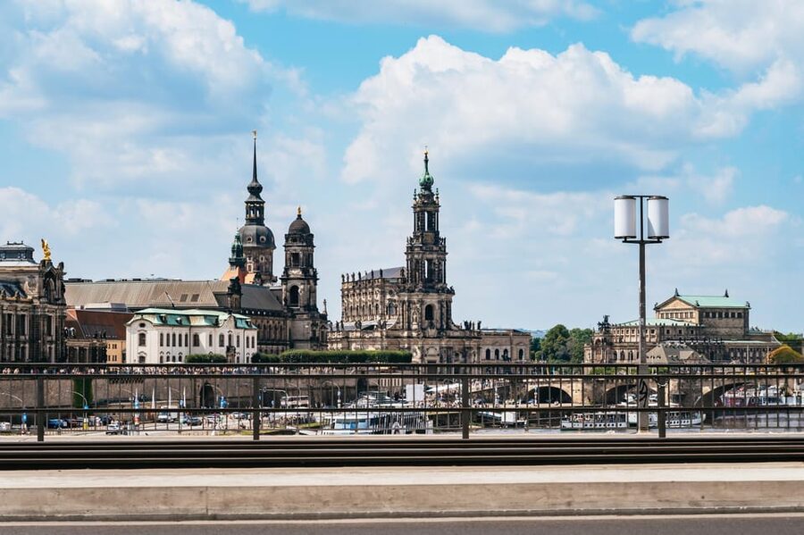 Dresden: Guided Sightseeing Tour in Classic Trabi Car - From the Military History Museum to Goetheallee