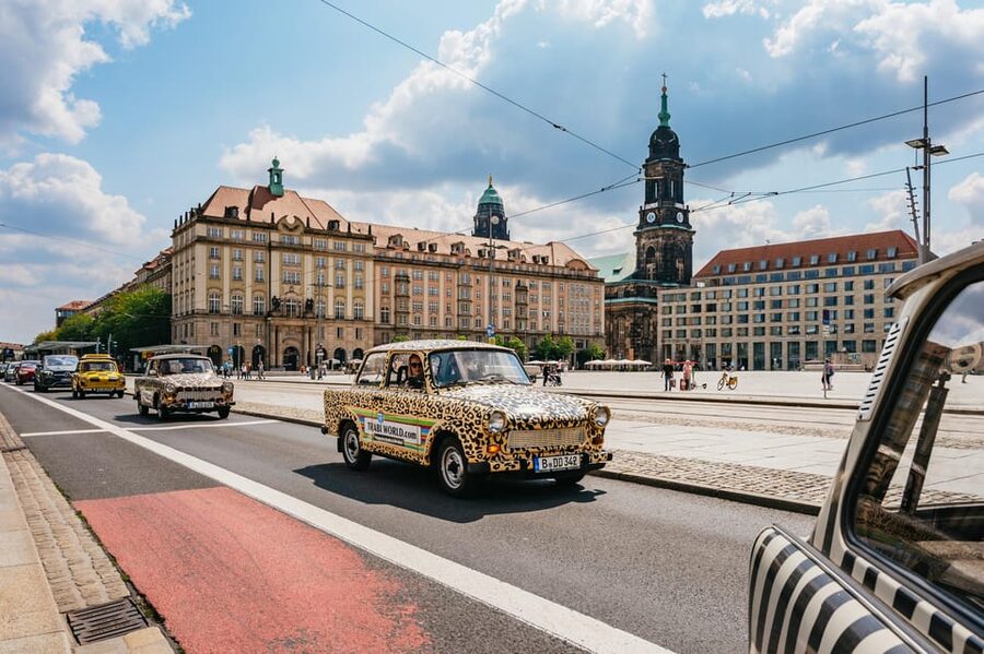 Dresden: Guided Sightseeing Tour in Classic Trabi Car - Yenidze and Dresden-Neustadt
