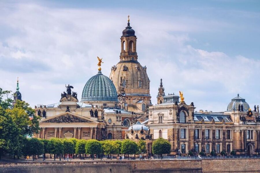 Dresden: Private custom tour with a local guide - Key points before you book