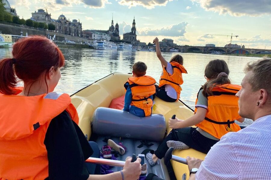 Dresden: Private Inflatable Boat Tour with Beer Garden Stop - Timing, weather, and what to pack