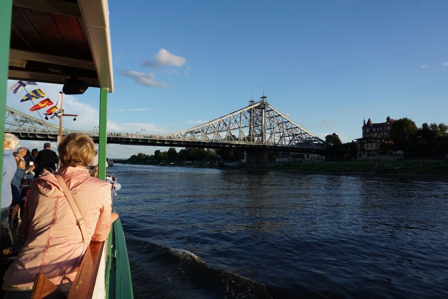Dresden: River Sightseeing Boat Cruise - Weather, Comfort, and Photography