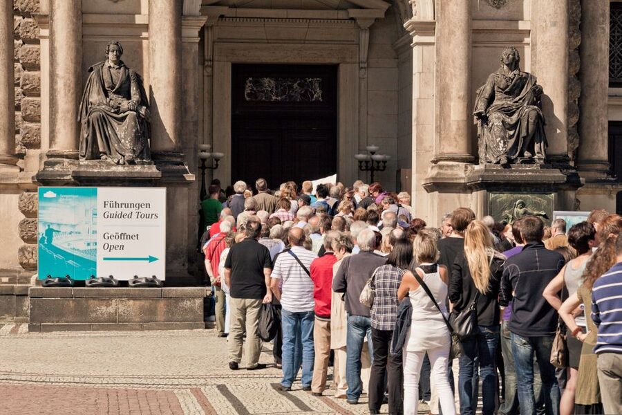 Dresden: Semperoper and Old Town Tour - Neumarkt and the Frauenkirche
