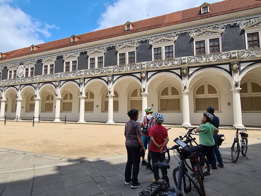 Dresden Sightseeing per Rad mit Guide, Prosecco, Eierschecke - Castles, gardens, and the wider city