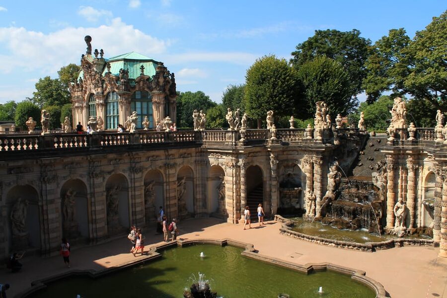 Dresden: Sightseeing Walking Tour in English - Royal Castle and the Taschenbergpalais