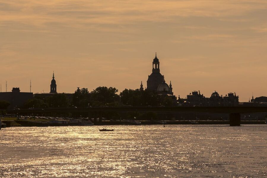 Dresden: Smile Tour with Prosecco - Starting at the Martin Luther Statue beside Frauenkirche