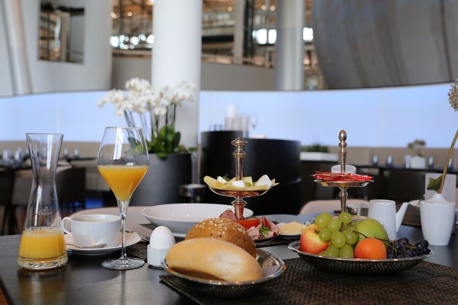 Dresden: Tour of VW's Transparent Factory with breakfast - Key points to know before booking