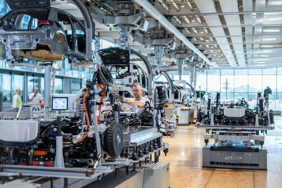 Dresden: Tour of VW's Transparent Factory with breakfast - Breakfast beneath the factory’s glass architecture