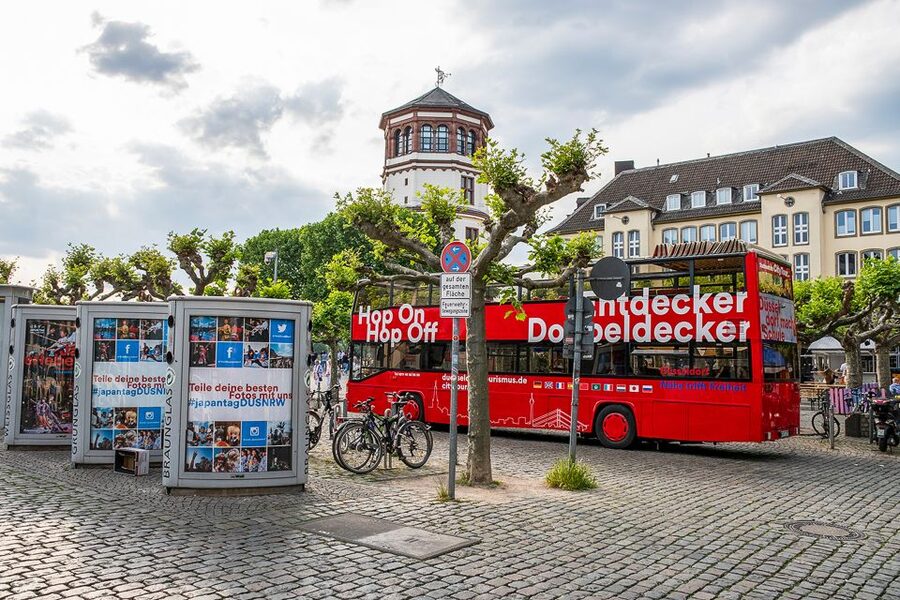 Düsseldorf: 24-Hour Hop-On Hop-Off Ticket - Rheinturm and MedienHafen