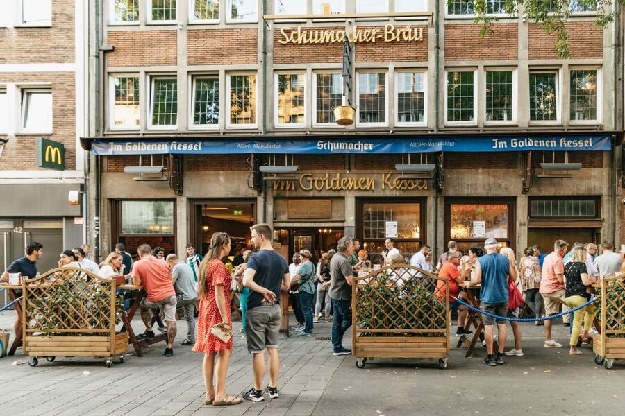 Düsseldorf: Altbier-Safari Beer Walking Tour - Five beers, one short afternoon