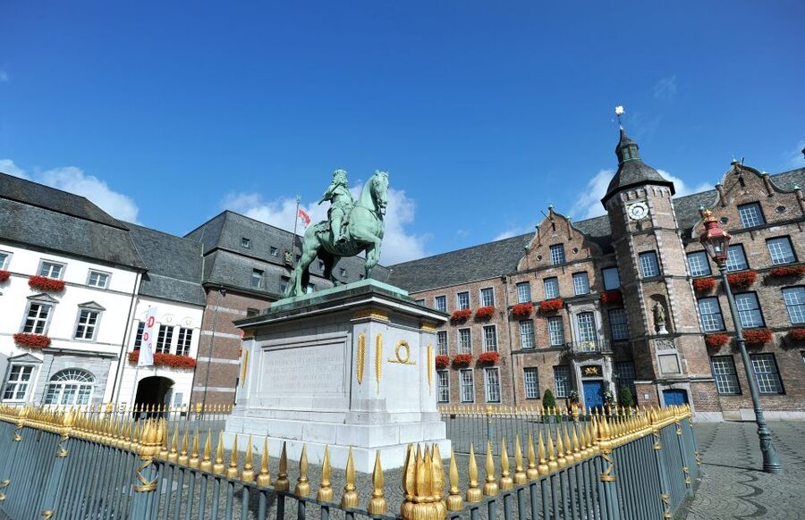 Düsseldorf: Altstadt Guided Tour - Jan Wellem’s statue and Düsseldorf’s public memory