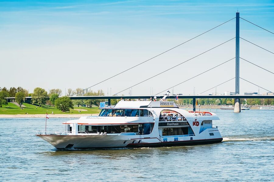 Düsseldorf: City Sightseeing Cruise on the Rhine - Practical tips for a smoother hour