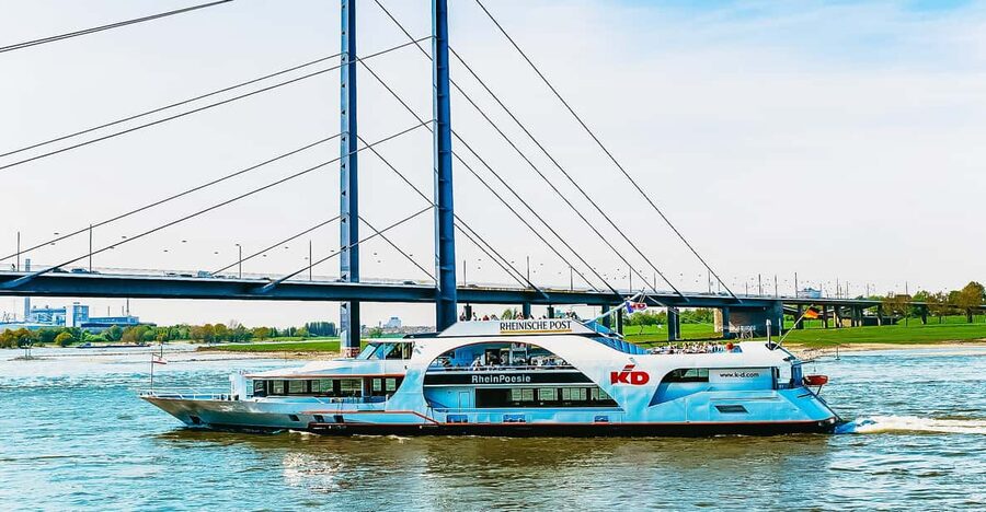 Düsseldorf: City Sightseeing Cruise on the Rhine - The best time to take the boat