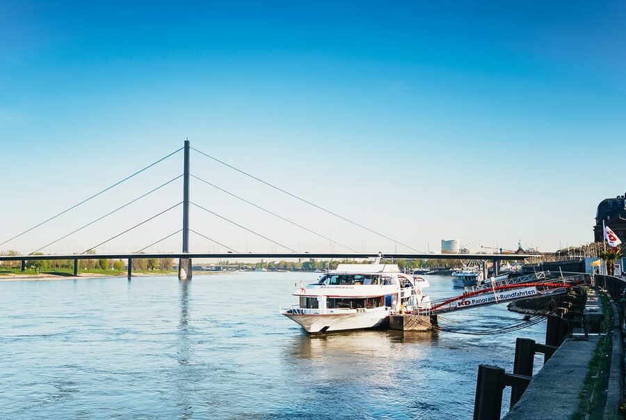 Düsseldorf: City Sightseeing Cruise on the Rhine - Who should book this Düsseldorf cruise?