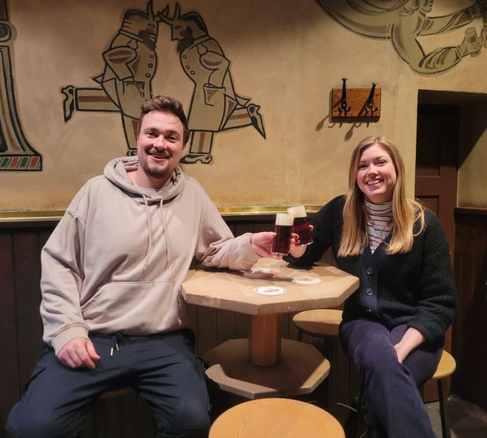 Düsseldorf: Guided Beer Tour with 4 Beers & a Flexible Route - Stop one: getting oriented with Düsseldorf beer
