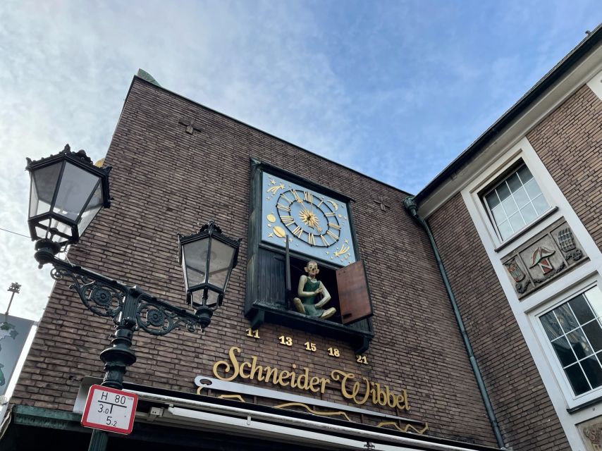 Düsseldorf: Guided Old Town Tour with Beer Break - Key points at a glance