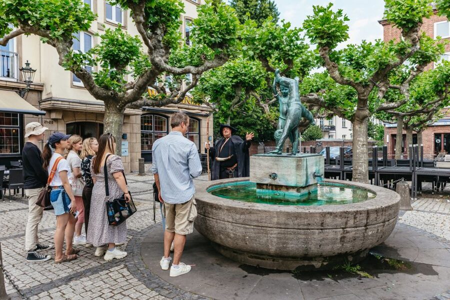 Düsseldorf: Guided Tour with a Night Watchman - Who will enjoy this walk most?