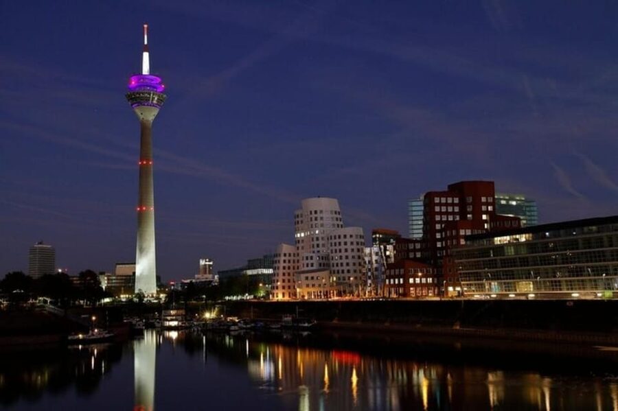 Dusseldorf : Highlights Walking tour with A Guide - St. Lambertus Church and the old city