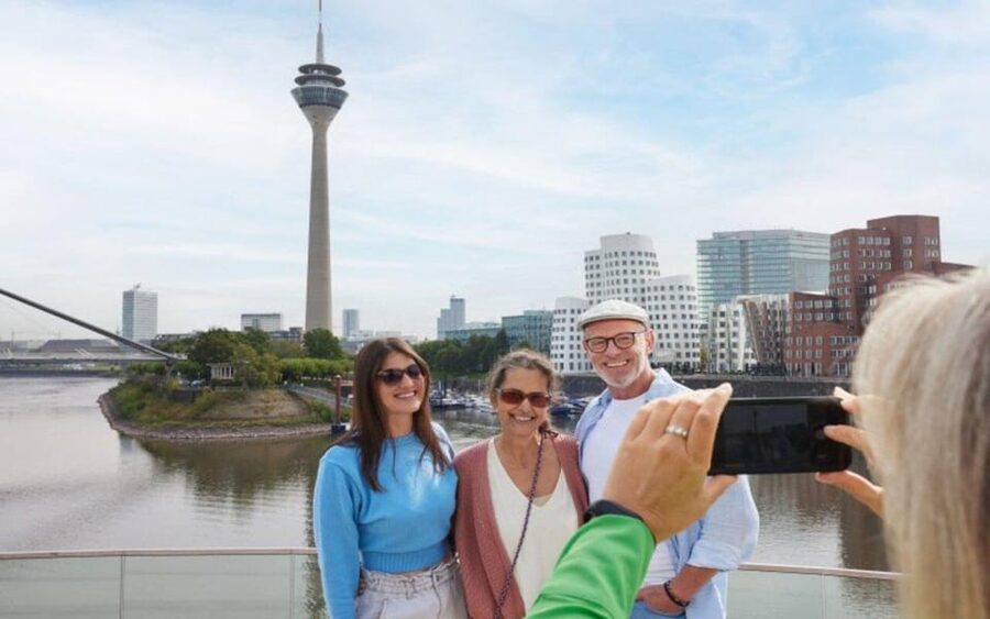 Düsseldorf: Media Harbor and Rhinetower - Why the Media Harbor makes a good short tour