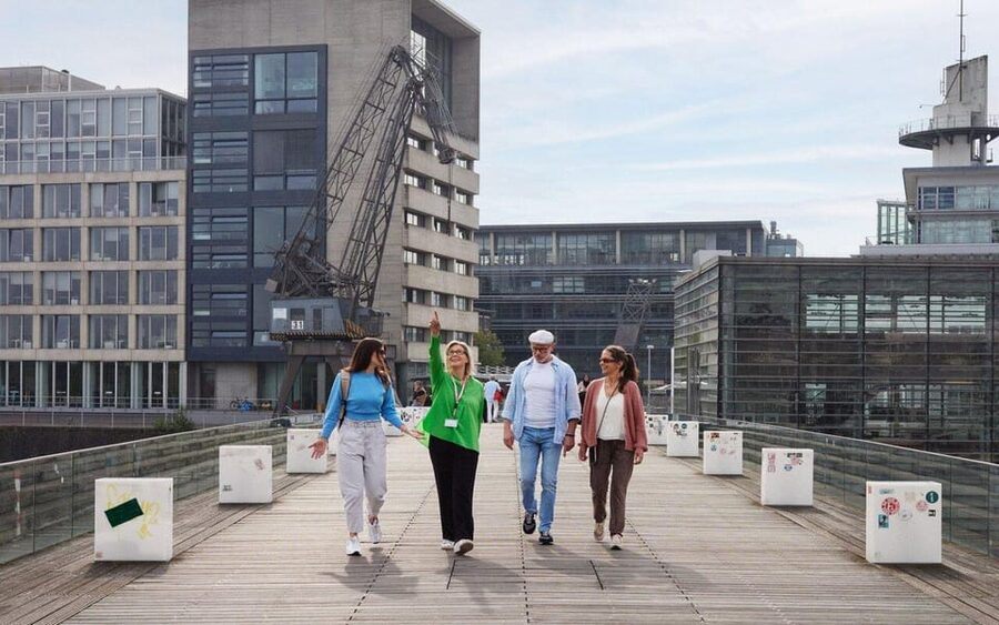 Düsseldorf: Media Harbor and Rhinetower - What the two-hour timing really means
