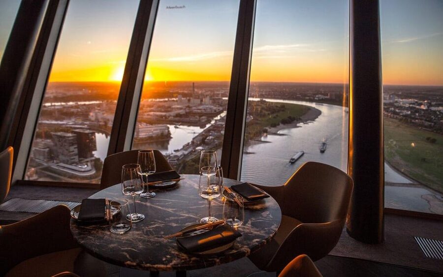 Düsseldorf: Media Harbor and Rhinetower - Who should book this Düsseldorf experience?