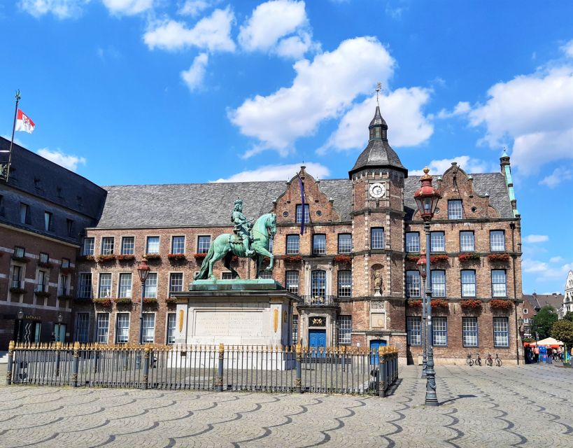 Dusseldorf: Old Town & Altbier Tour - Starting near Heinrich-Heine-Allee