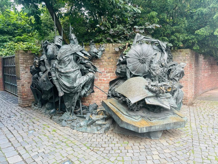 Düsseldorf: Old Town Historical Walking Tour with GEO EPOCHE - Why Düsseldorf’s Rhine story makes this walk worthwhile