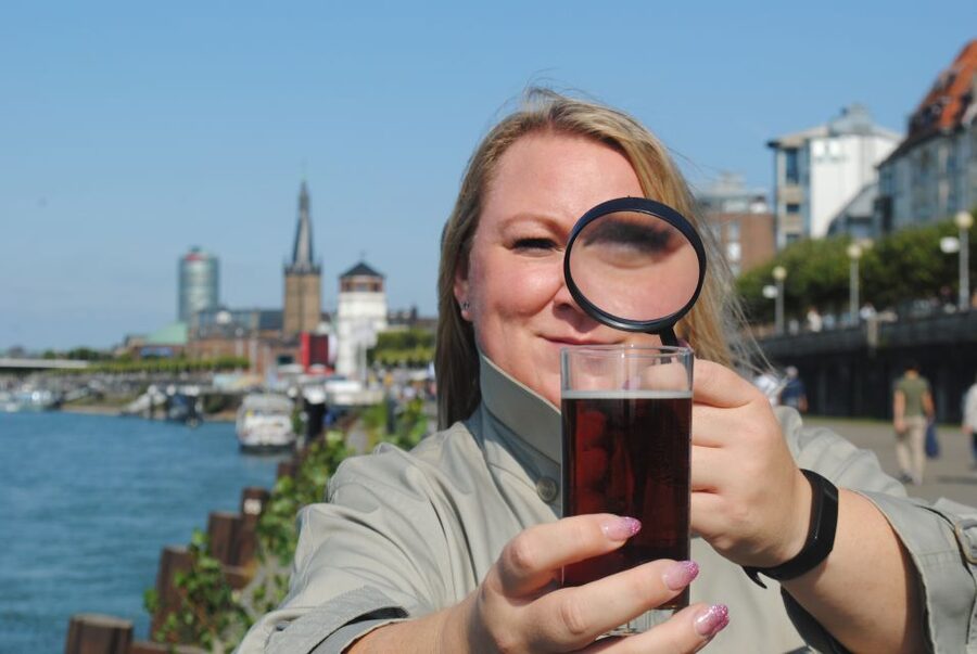 Düsseldorf: Old Town Interactive Crime Tour with actor - Key points at a glance
