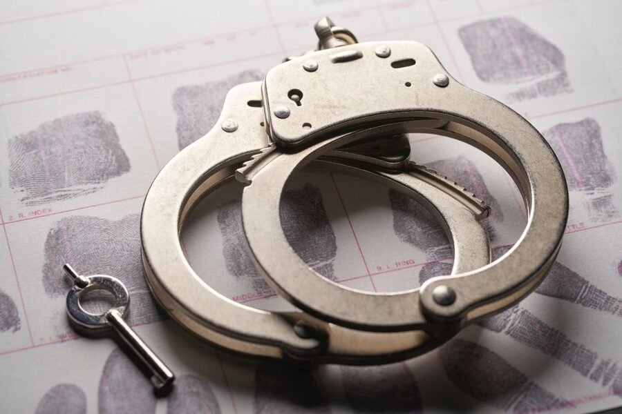 Düsseldorf: Old Town Interactive Crime Tour with actor - What the actor-guide adds