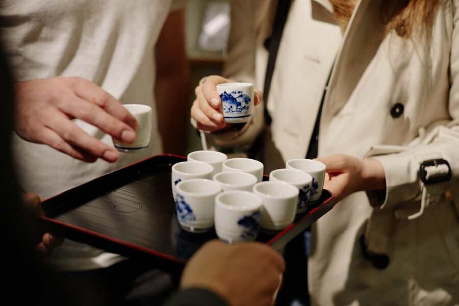 Düsseldorf: Sushi, Sake & Japanese Lifestyle Tour - The food stops: four small tastes, not a full meal