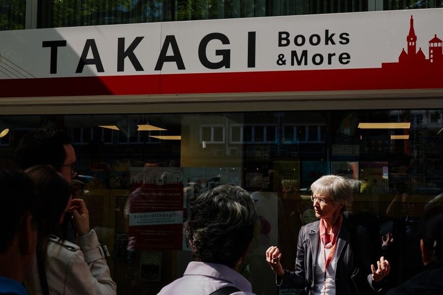 Düsseldorf: Sushi, Sake & Japanese Lifestyle Tour - Manga, bookshops, and Japanese popular culture