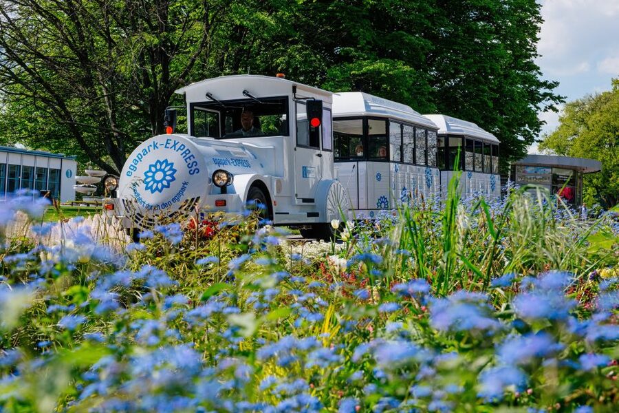 Erfurt: Egapark garden Entrance Ticket - Families get more than a flower walk