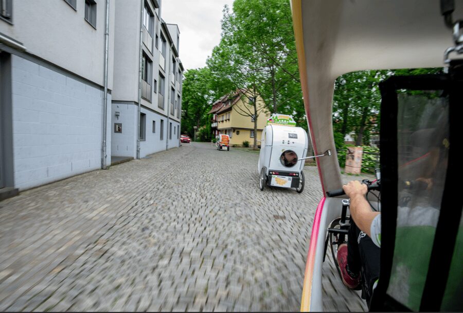 Erfurt: KiKa TV Characters Kids Tour by Pedicab - Krämerbrücke and Theaterplatz along the route